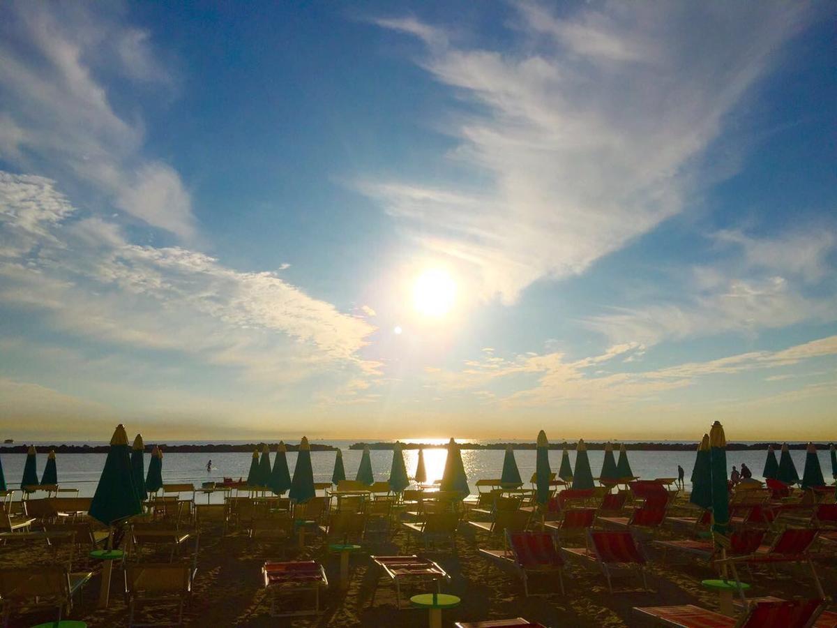 Hotel Mondial Bellaria-Igea Marina Bagian luar foto