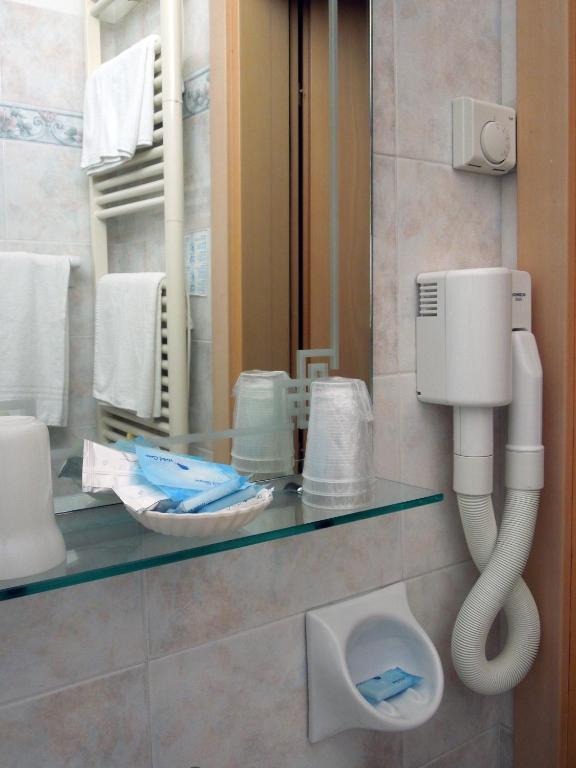 Hotel Mondial Bellaria-Igea Marina Ruang foto
